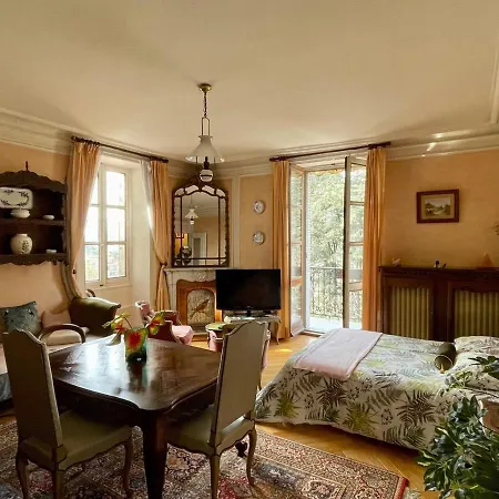 Grand Centre-ville Avec Balcon Et Wifi - Fr-1-555-87 דירה *